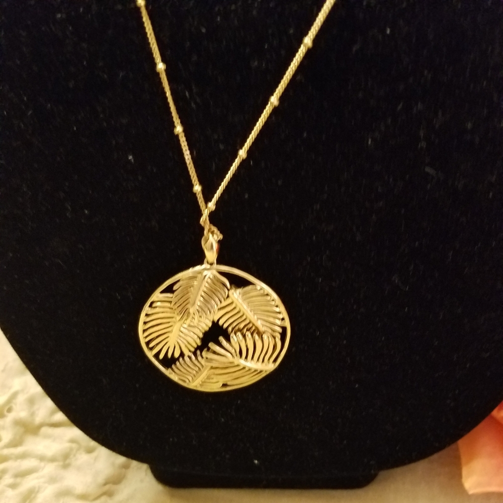 Like New! Stella & Dot Gold Necklace